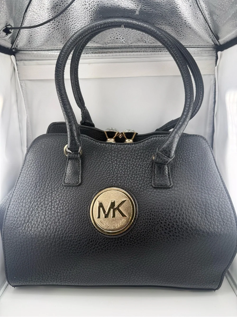 Michael Kors large handbag - Picture 1 of 11